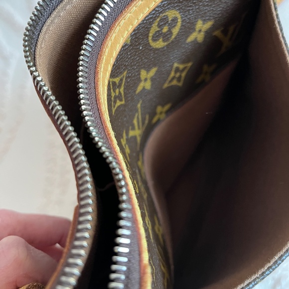 Louis Vuitton Odeon PM Handbag - Picture 10 of 16